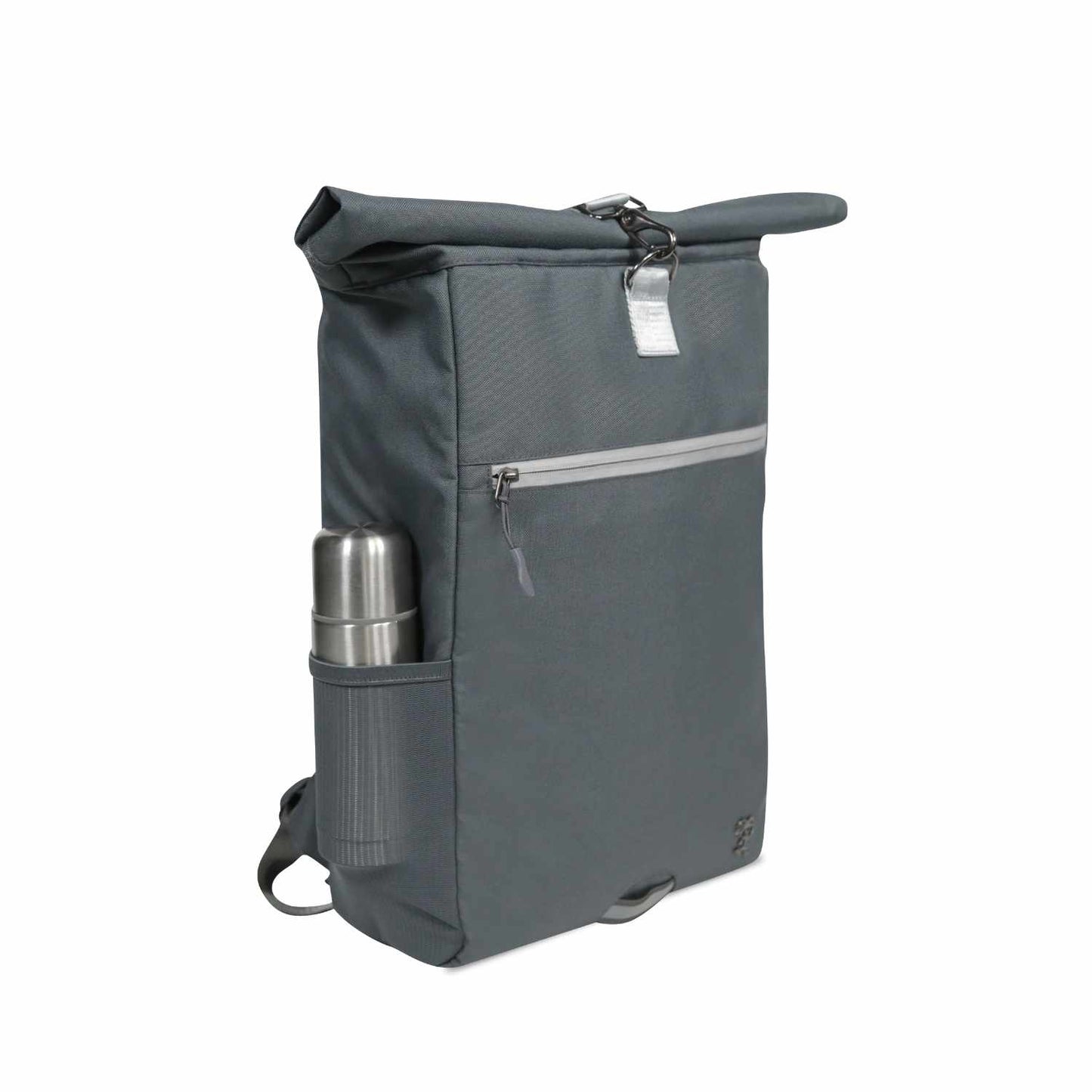 Ansicht von der linken Seite des dunkelgrauen FUCHS und REBELL PIET Rolltop Rucksacks mit extra strabiler Meshtasche für einen Regenschirm oder eine Flasche.