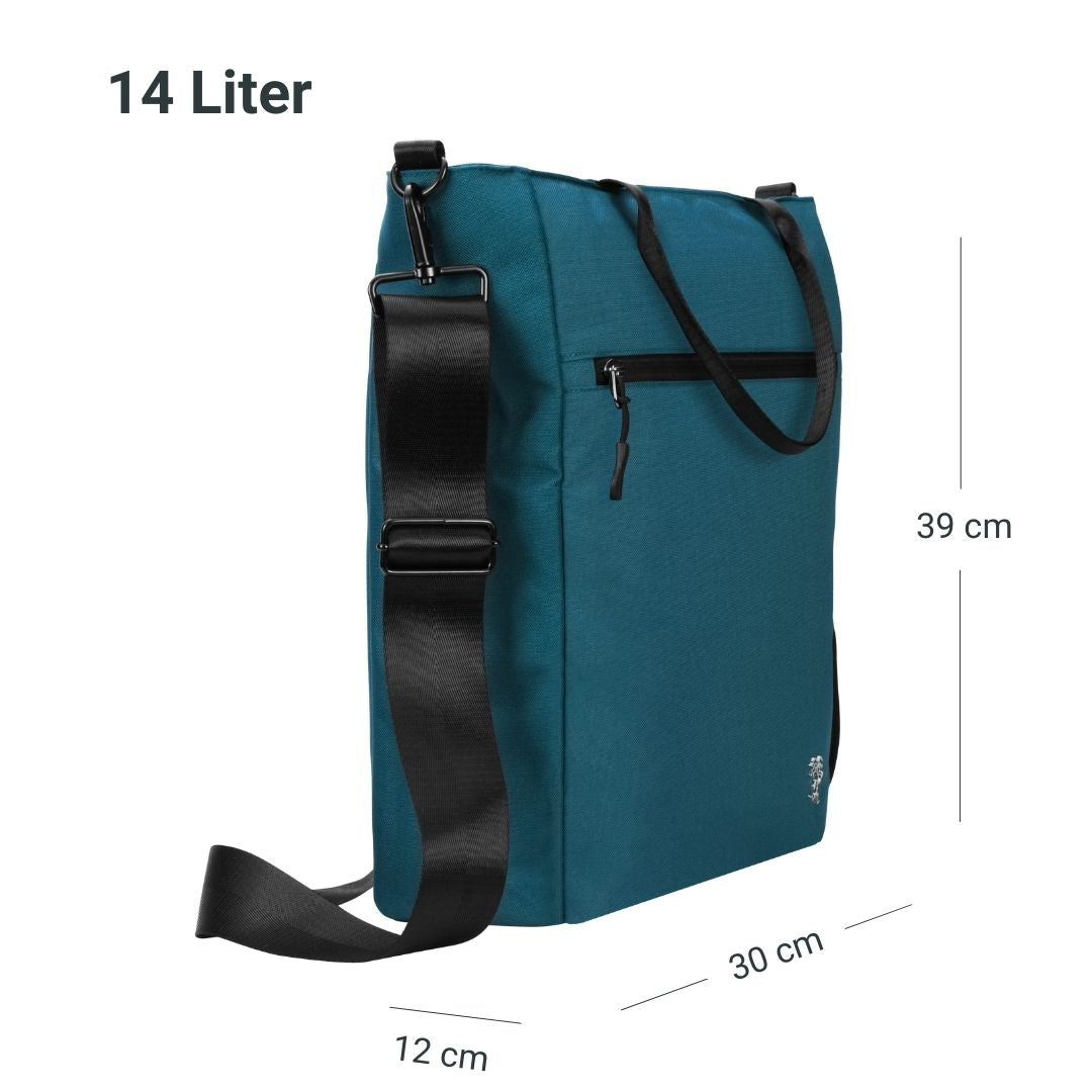 Seitenansicht der FUCHS und REBELL JONA Umhaengetasche in petrolblau mit Groessenangaben.