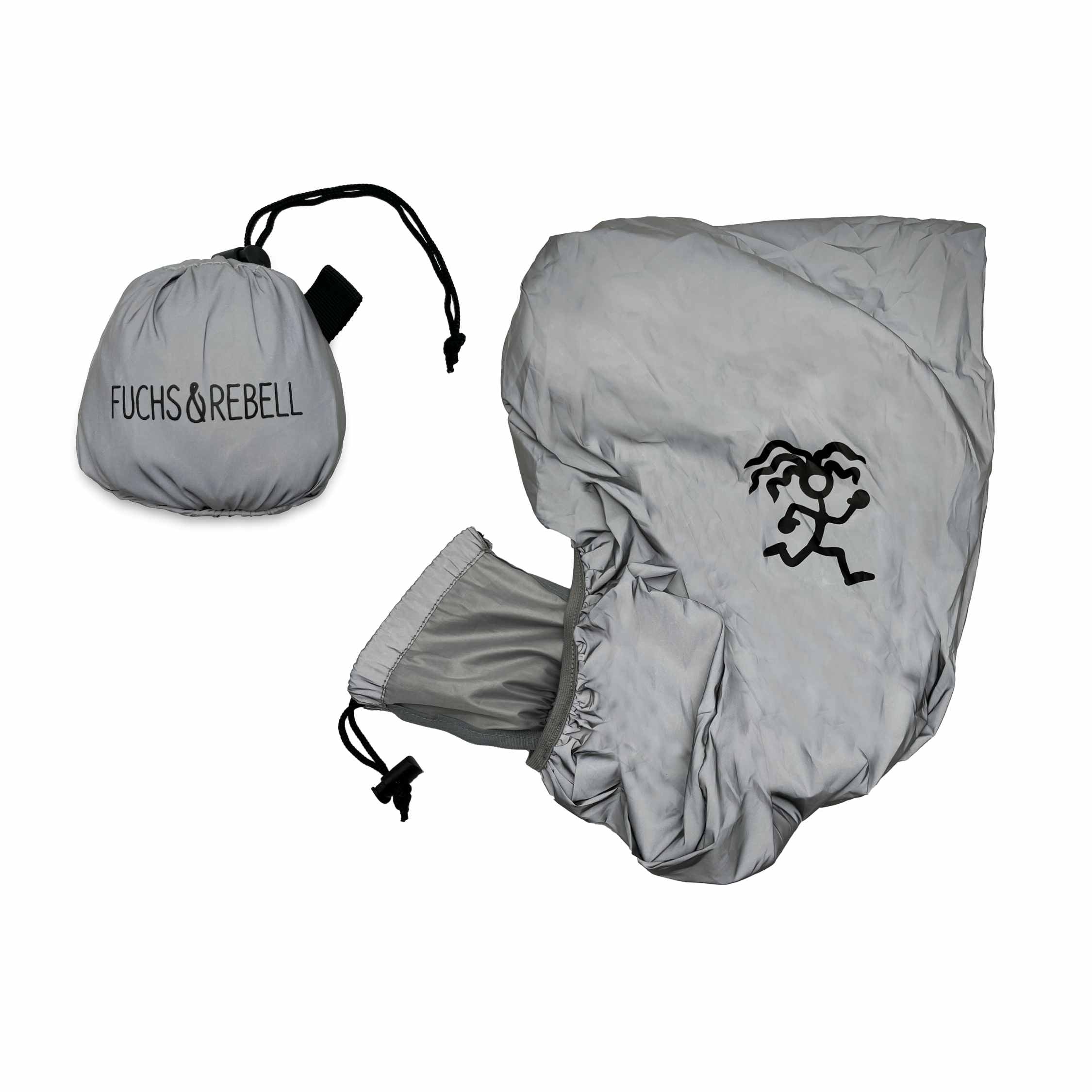 Vorderansicht der vollreflektierenden Regenschutzhuelle fuer Rucksaecke mit schwarzem Logo und integrierter Tasche.